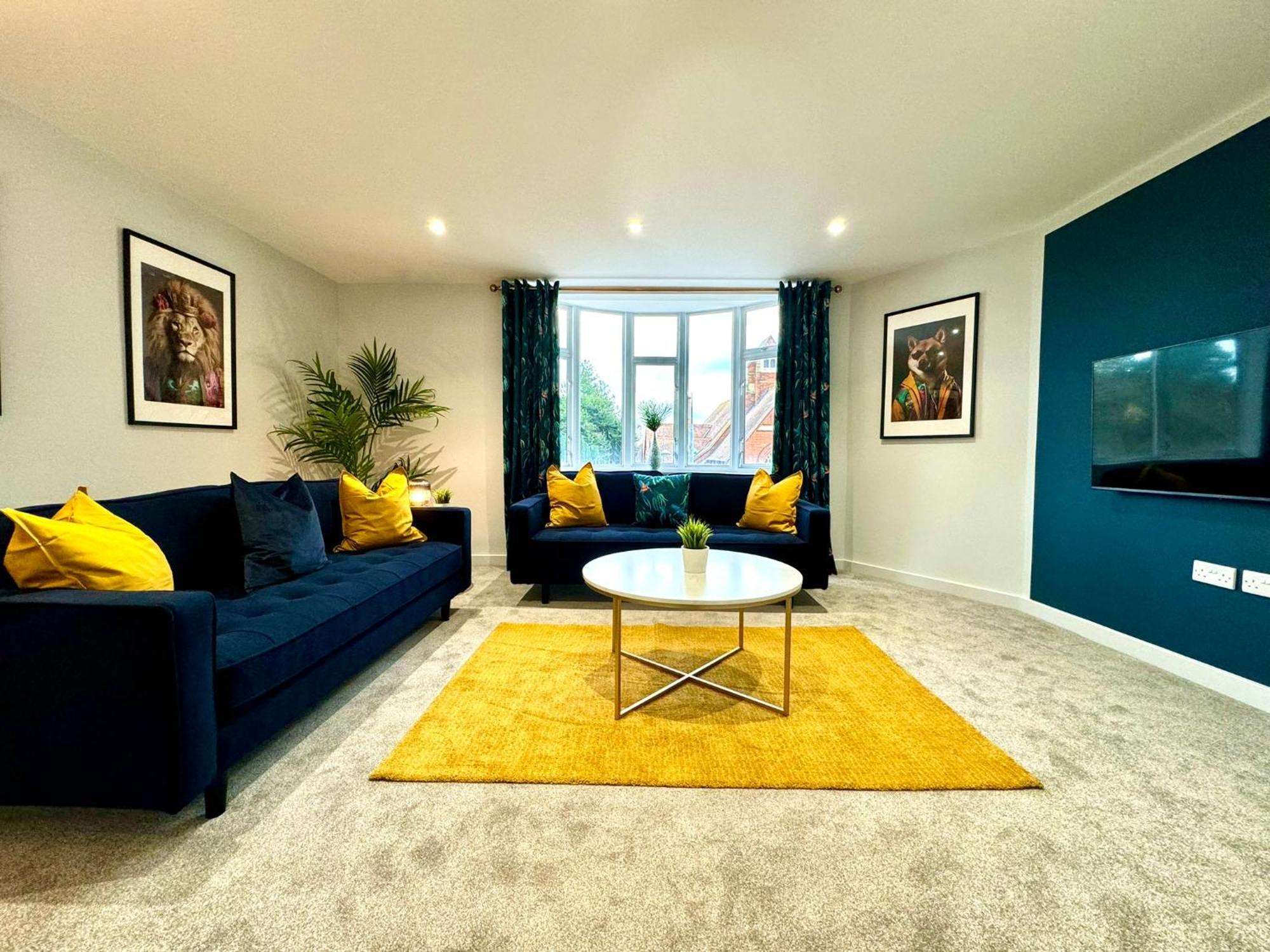 Amazing Large 3 Bedroom Apartment - Sleeps 8! Bournemouth Exterior foto